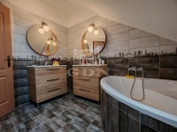 Csömör Üzlethelyiség