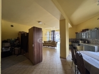 Polgárdi Üzlethelyiség