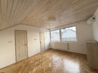 Vác Lakás (téglaépítésű)