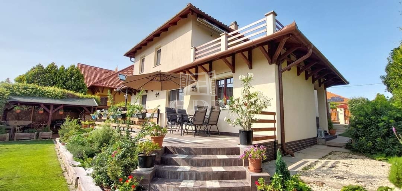 For sale Pécel Family House